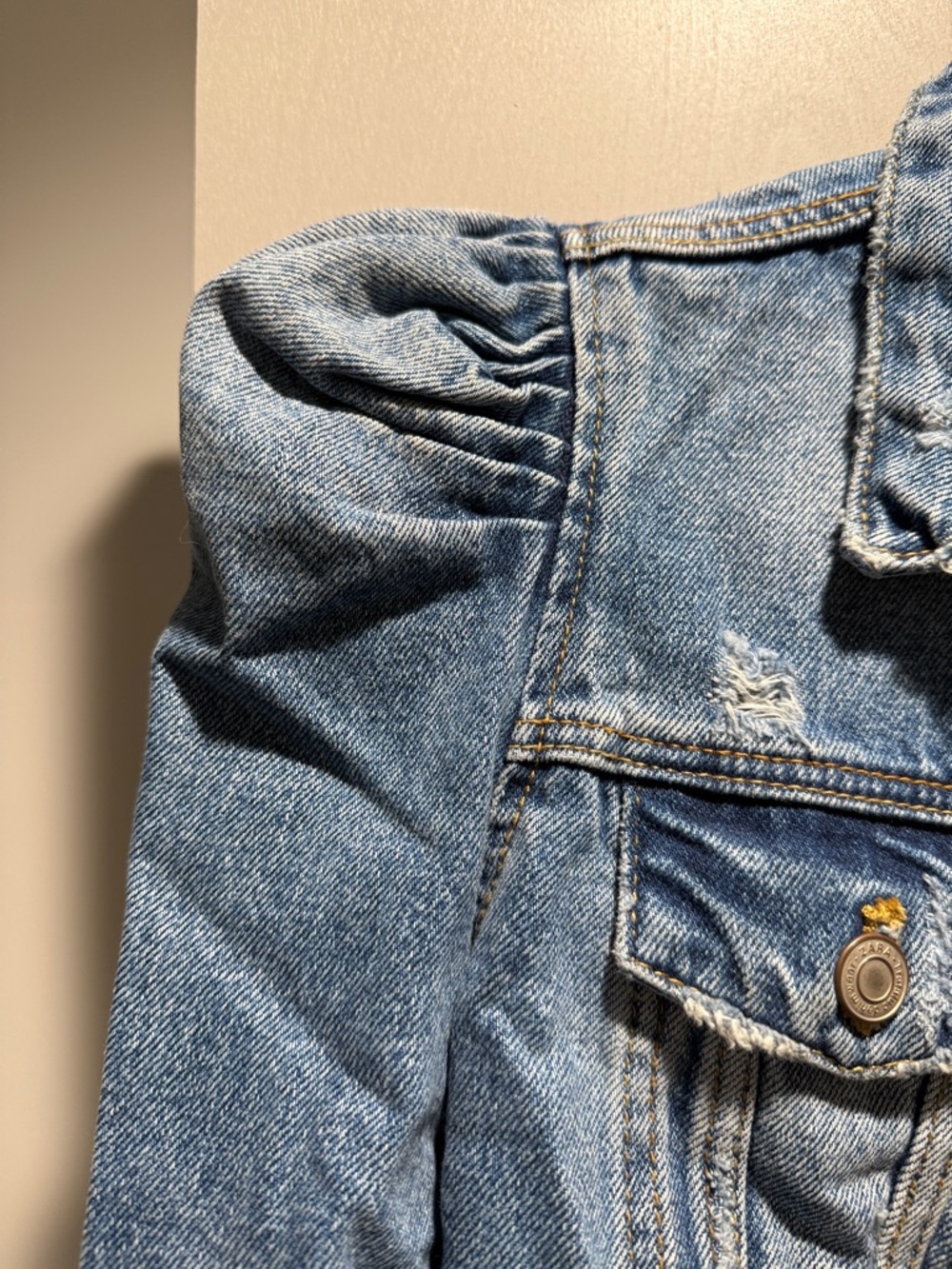 Zara Light Blue Distressed Cropped Denim Jacket xs puff shoulder - Picture 3 of 4